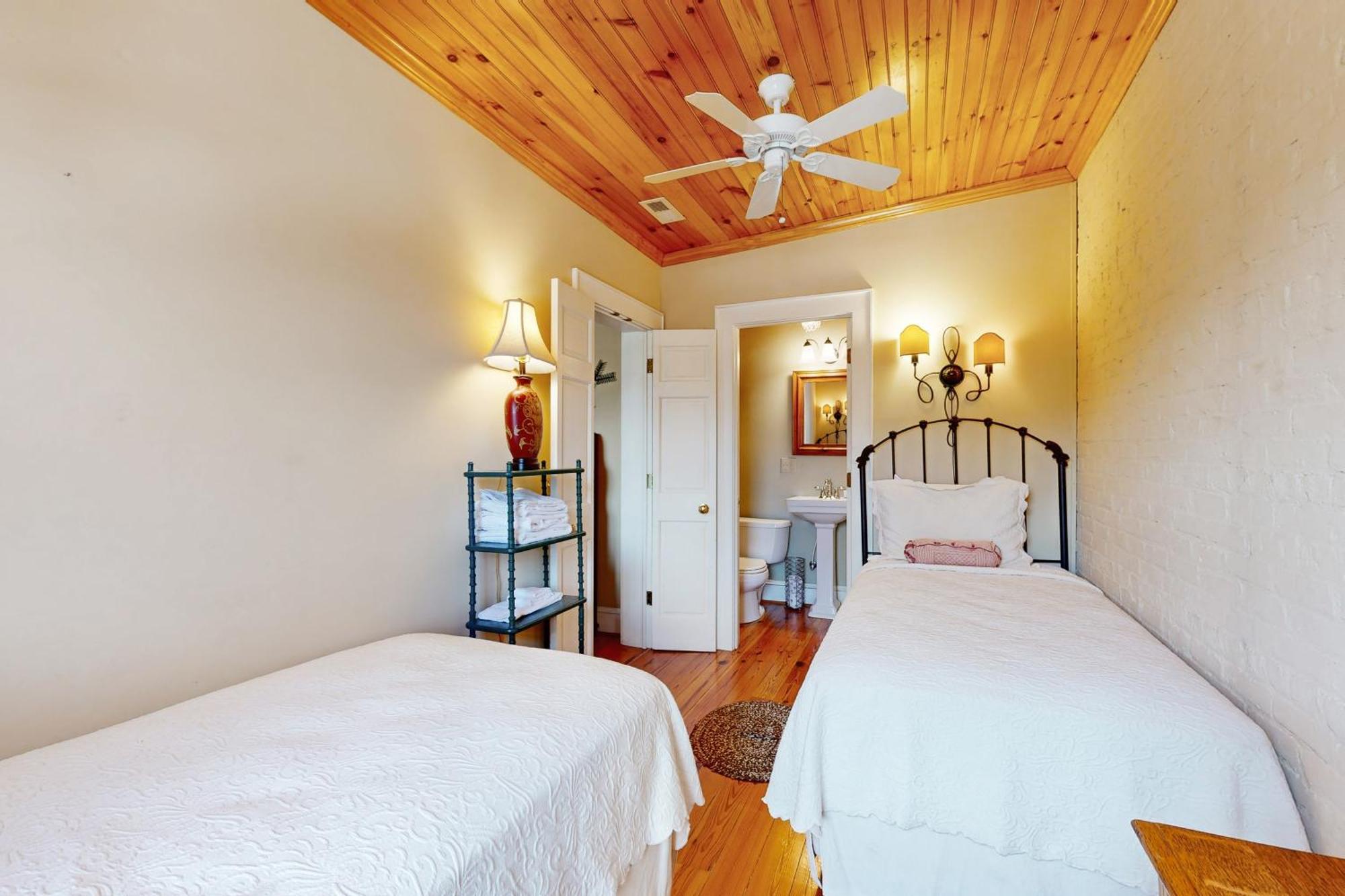 North Star Manor Apartment Waynesville Bagian luar foto